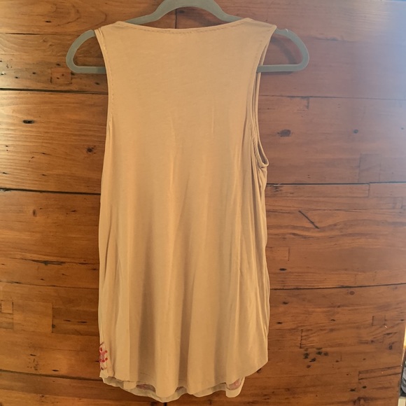 Sequin top. - Picture 2 of 4